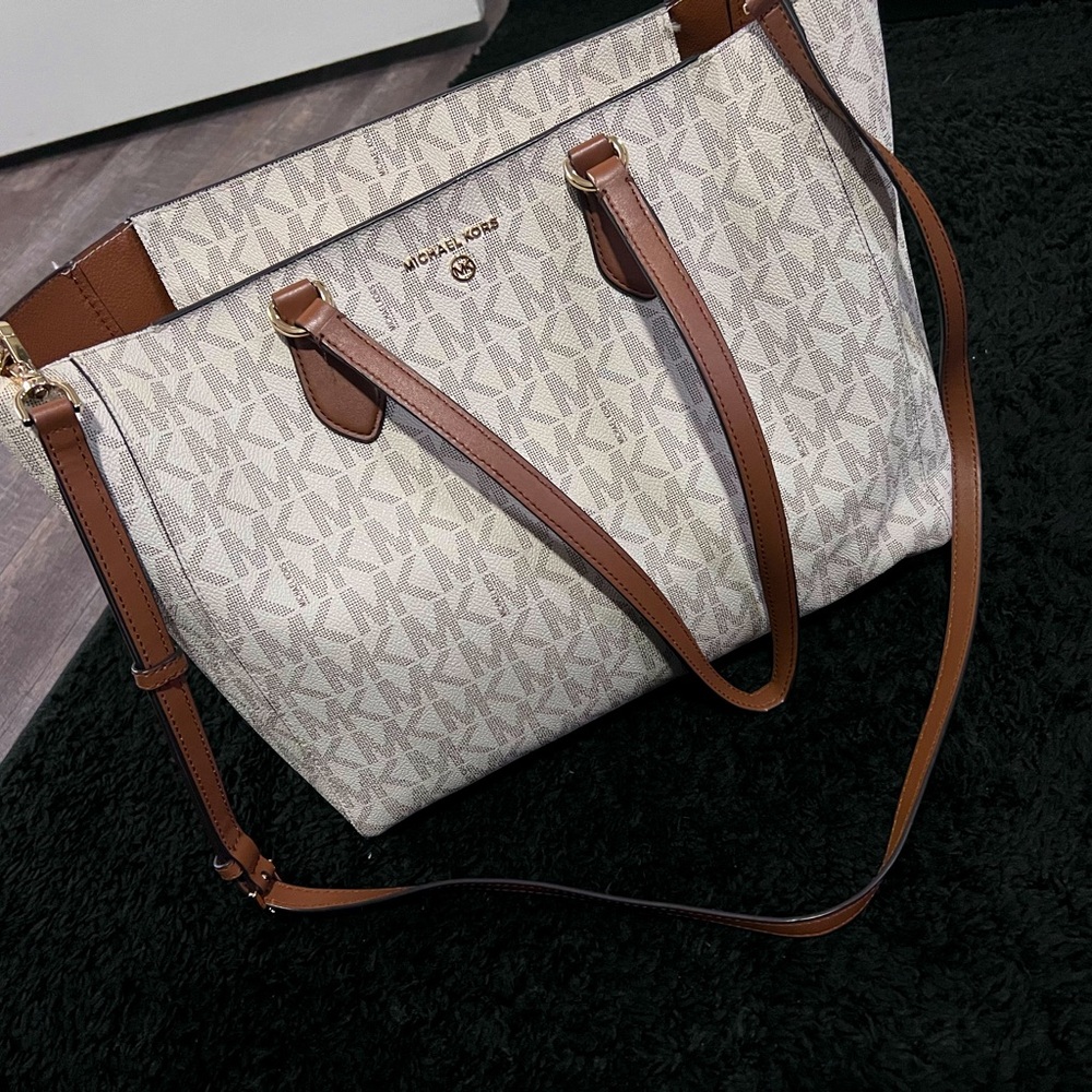 Michael Kors 3 in 1 Bag